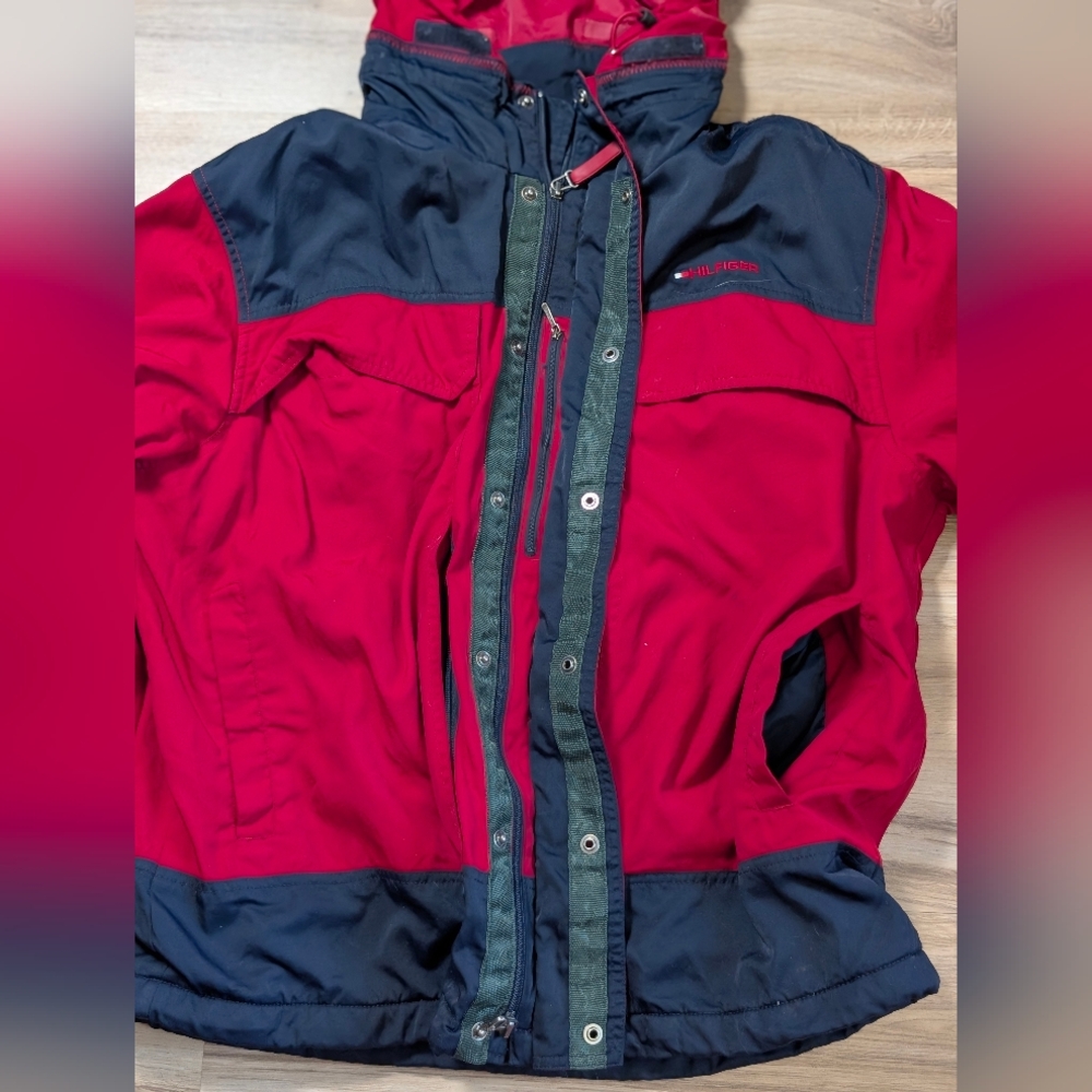 Deadstock Vintage Men’s Tommy Hilfiger Red & Navy Jacket/Coat Size X large